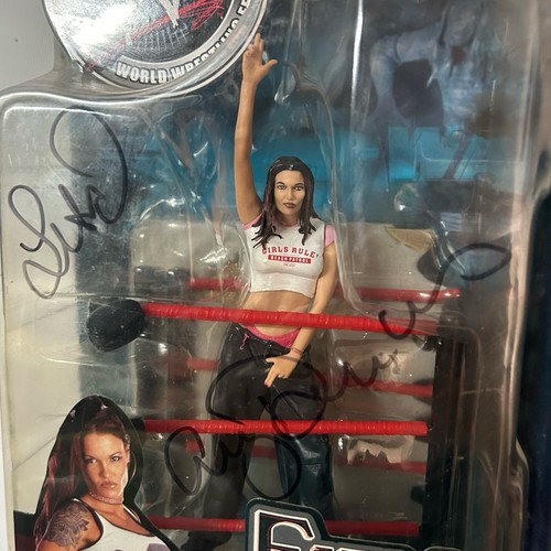 WWF FATAL ACTION FIGURE 4 VIE LITA JAKKS PACIFIC 2001 autografo firmato - Foto 2 di 3