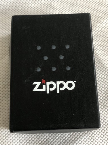 Zippo Lighter Wind proof Silver Design - Picture 3 of 4