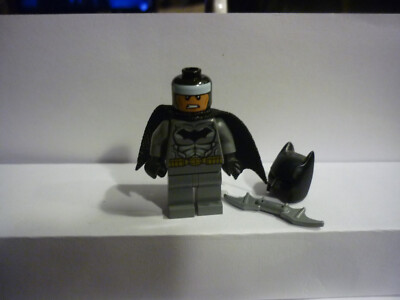 LEGO sh151 Batman - dunkel bläulich grauer Anzug, goldener Gürtel, schwarze Hände, schwammiges Cape