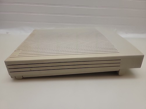 Vintage Macintosh LC Computer Model M1700- Parts or Repair. Powers Up!! - Picture 4 of 18