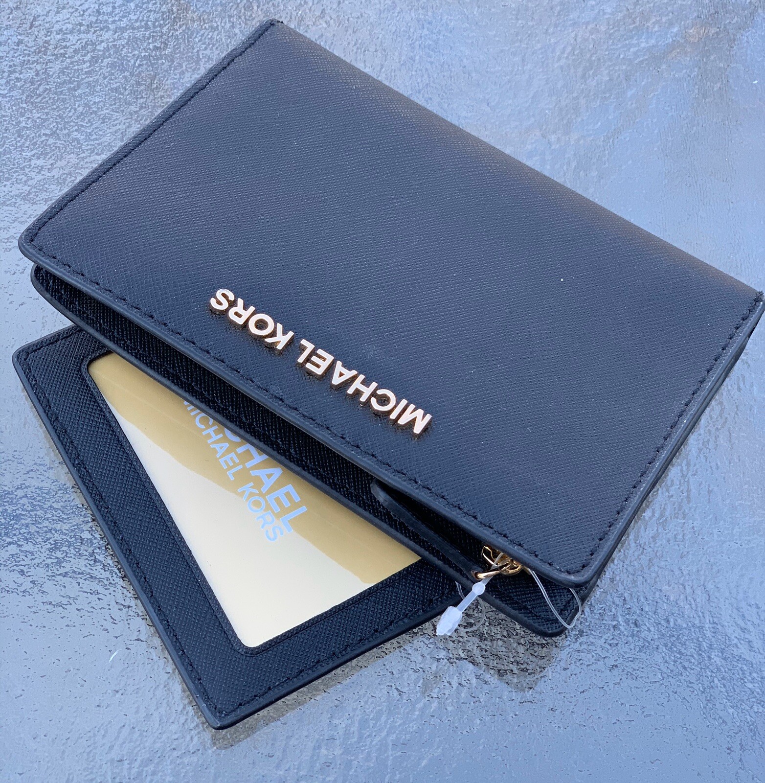 Michael Kors JET SET TRAVEL Leather BLACK MD CARRYALL Card Case Wallet