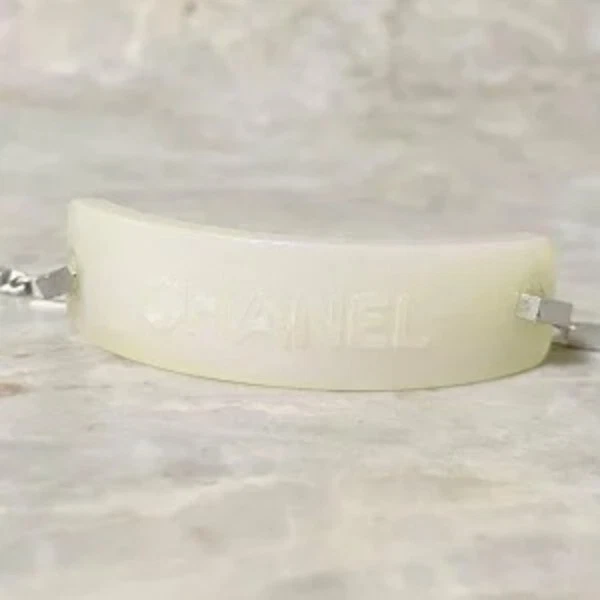 Pulsera CHANEL Rosa Shell Placa Logo Plateado Plástico 6.69 - 7.48 pulgadas USADA Foto 2 de 4