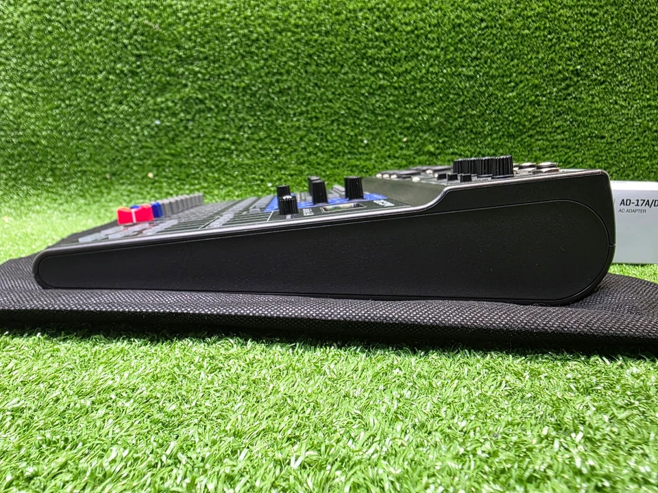 Zoom LiveTrak L-8 Portable 8-Channel Digital Mixer and Multitrack Recorder - Image 4 of 4