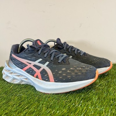 Asics Turnschuhe Größe 9 Damen blau Novablast 2 Komfort Schnürschuh Walking Laufschuh