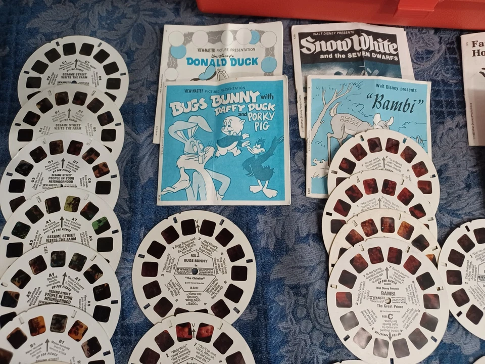 Lote De Colección Viewmaster Coleccionistas Estuche Visores y 40+ Discos Carretes Pitufo Disney Foto 3 de 4