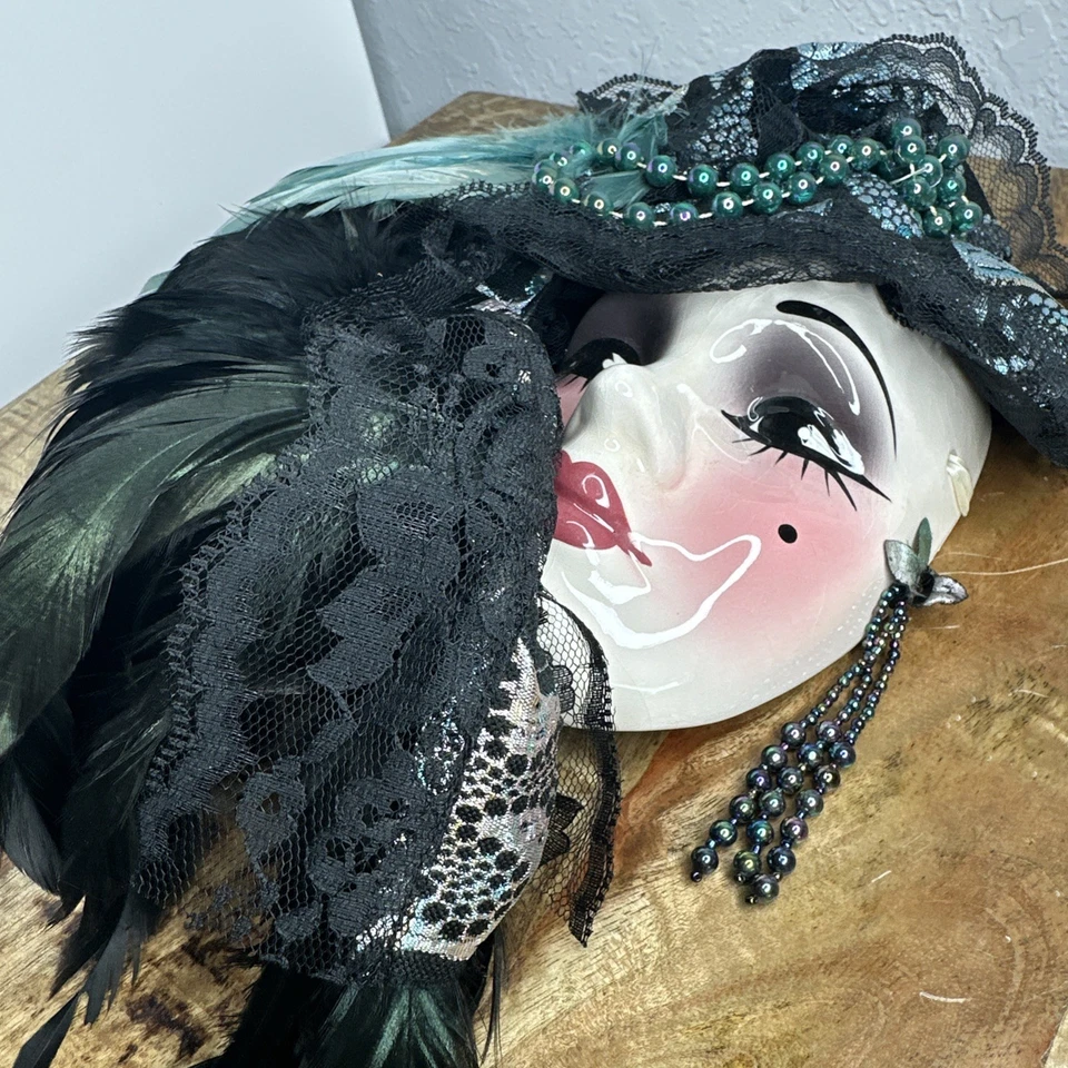 De colección. Máscara facial de pared de cerámica de creaciones únicas para mujer exótica negra VERDE firmada Foto 2 de 4