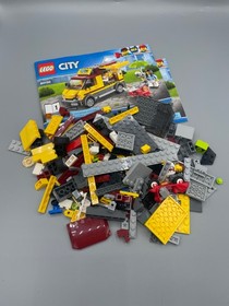 LEGO CITY: Pizza Van Retired (60150) few Pieces missing & missing one fig