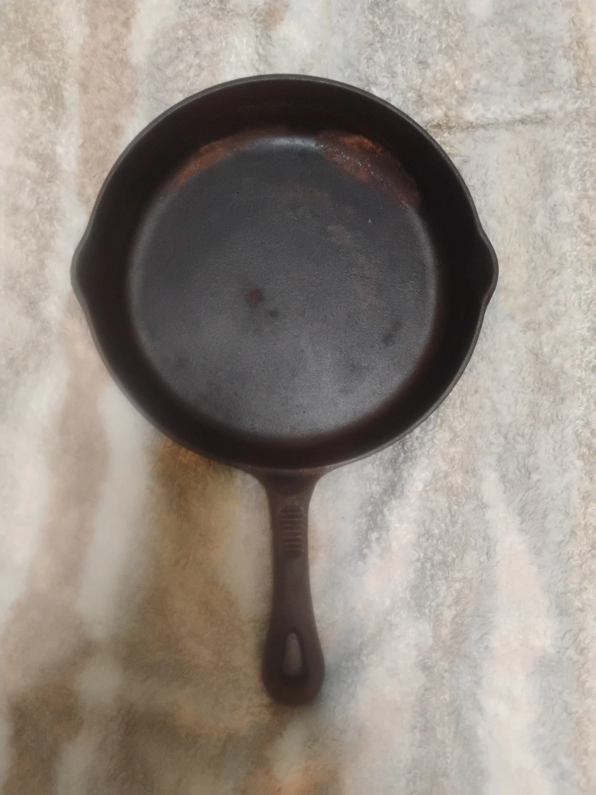 Vintage Cast Iron Skillet (mse)10in