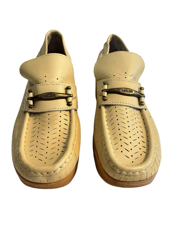 Nuevos Zapatos FAMOLARE 70s Vibes Cuadrados HI THERE •5• Suela Ondulada Plataforma Cuña Foto 2 de 4