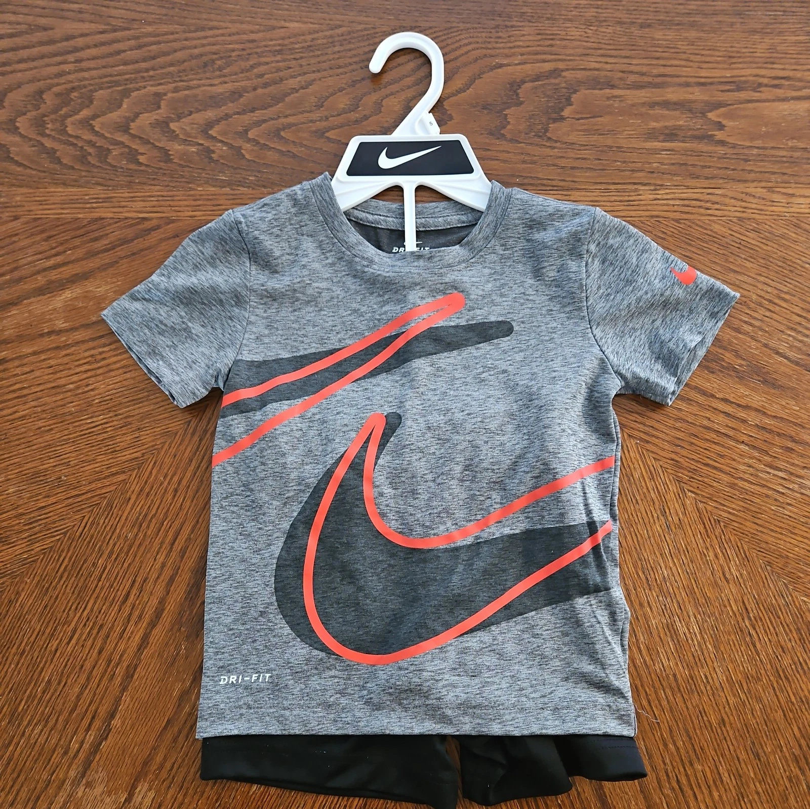 Nike Toddler Boys 4 XS Dri Fit T-Shirt & Shorts Set Black Gray Red Logo