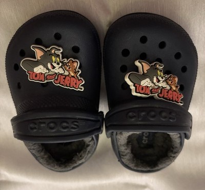 Crocs Classic Lined Clog Dual Comfort mit Tom & Jerry Jibbitz Ansteckern