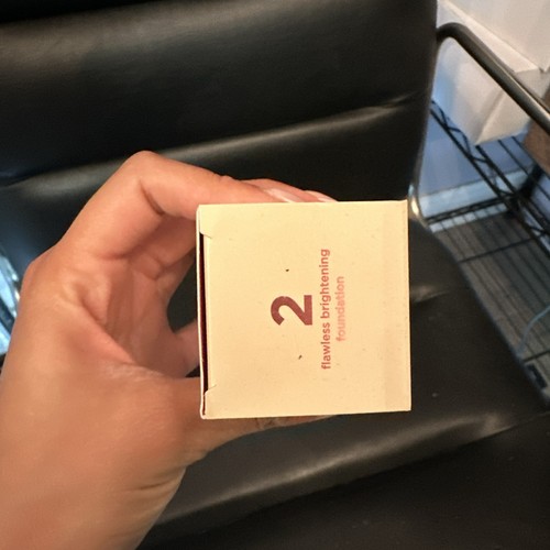 Benefit Hello Happy Flawless Brightening Foundation Shade 2 Medium Full Size - Picture 3 of 7