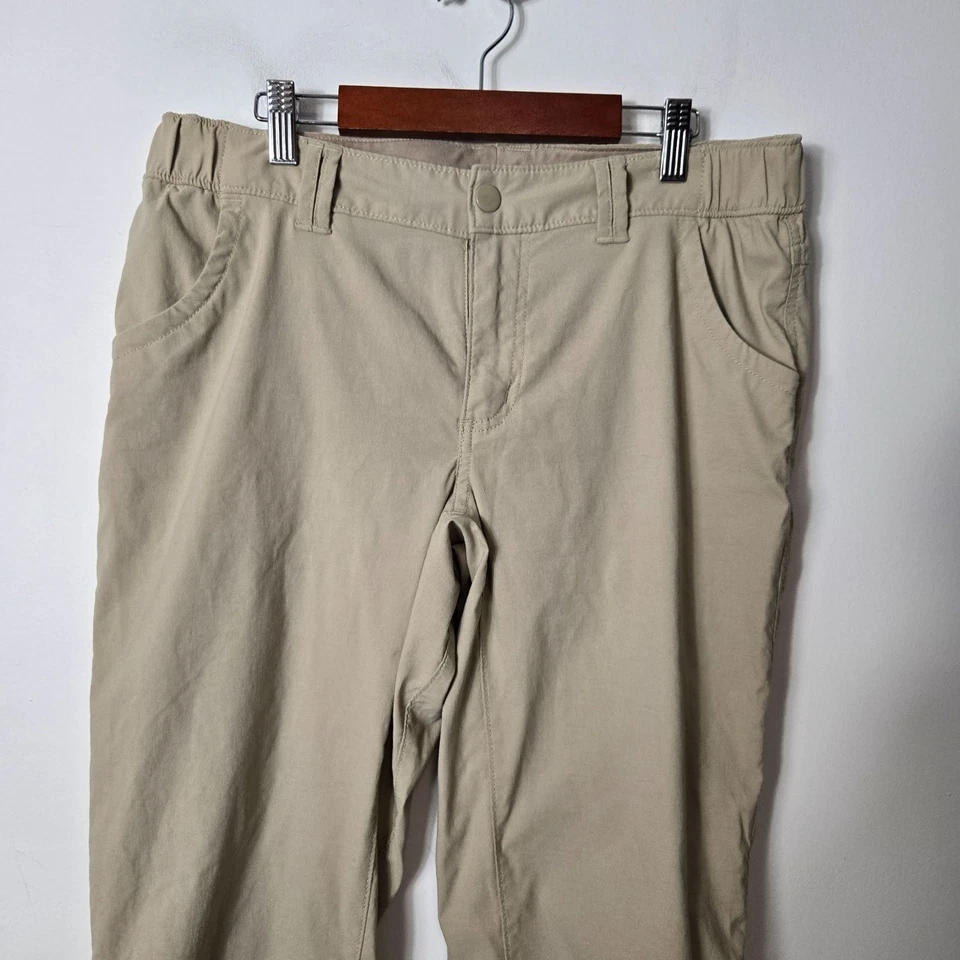 Pantalones capris Duluth Trading Co para mujer talla 8 Dry on the Fly corte bootcut bronceado cargo Foto 2 de 4