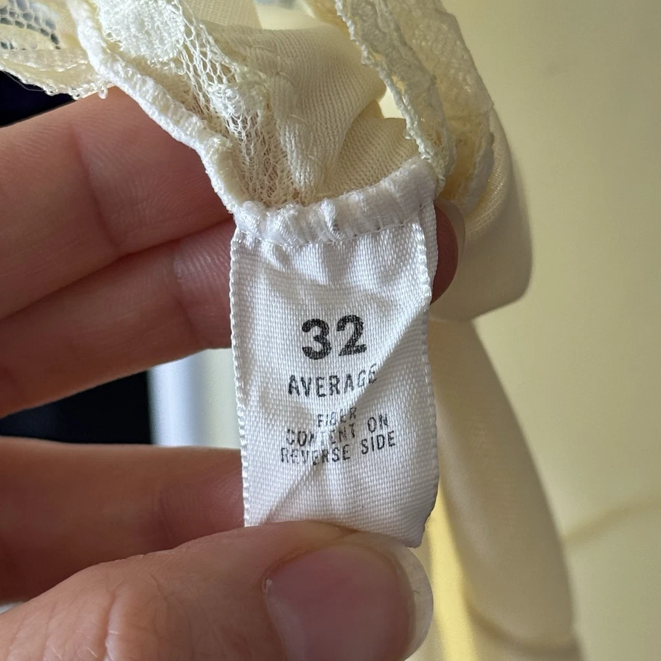 Camisón vintage sin mangas talla 32 XS amarillo claro encaje ribete coqueta babydoll Foto 3 de 4