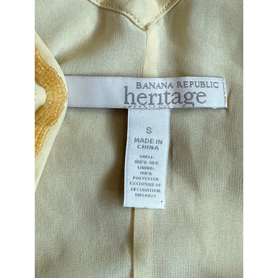 Top sin mangas Banana Republic Heritage para mujer pequeño maíz pálido seda con cuentas Foto 2 de 4