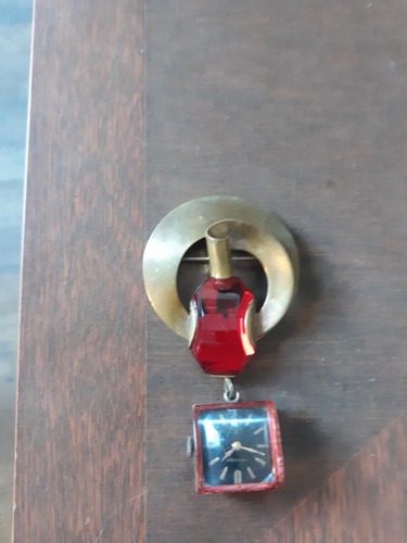 HARMAN Vintage Brass Watch Brooch With Red Stone - Does Not Run - Picture 5 of 5
