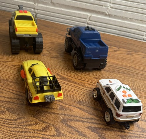 2FAST4U Vintage Yellow Monster Truck Model with Sounds Lights - Picture 18 of 18