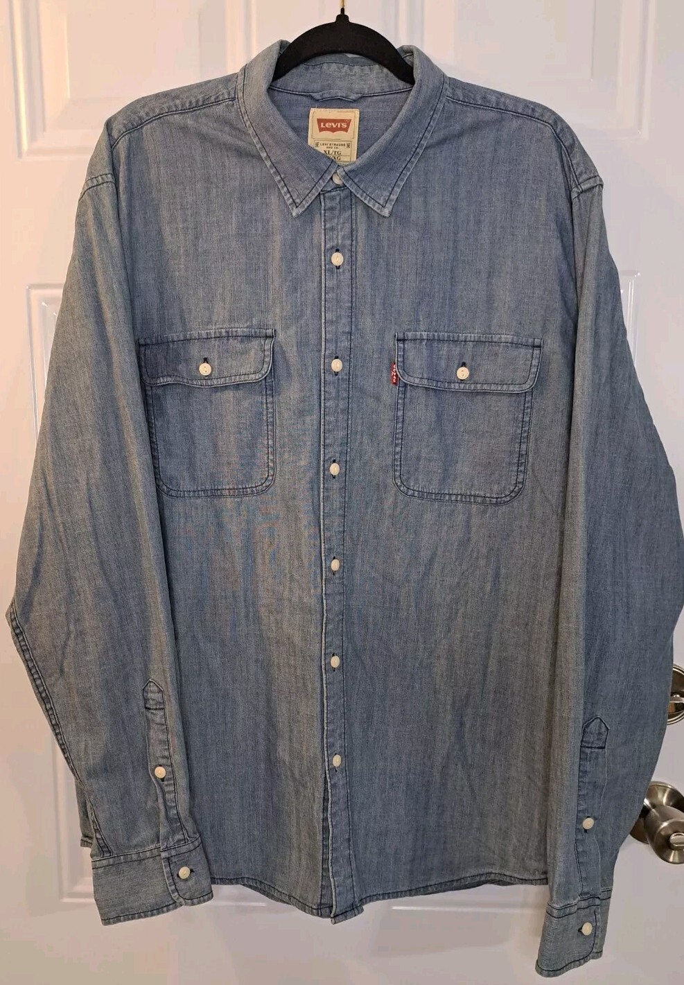 Levis Denim Long Sleeve Button Up Shirt Mens Size XL Blue Chambray Western