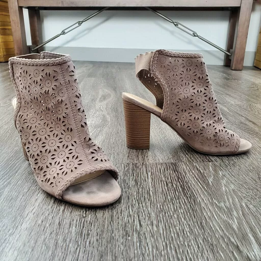 Lc lauren conrad top greeting women's tall boots