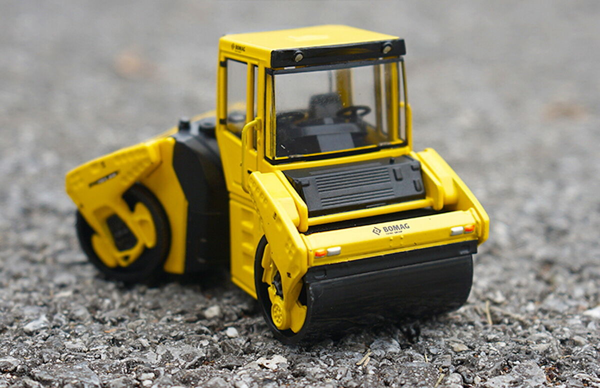 BOMAG BW211 PD-40 ミニカー 1/50スケール Bomag 1:50, BW211 D