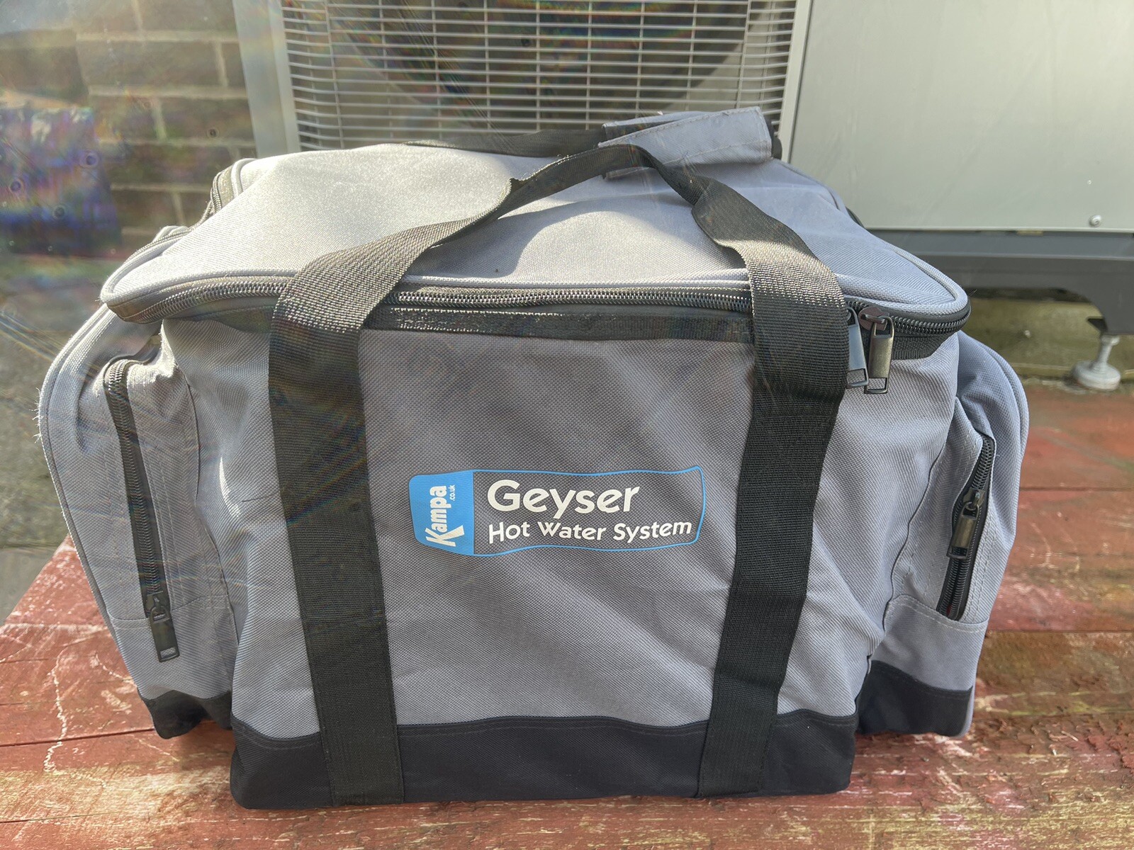 Kampa Geyser Portable Camping Shower / Hot Water System 5060145396289
