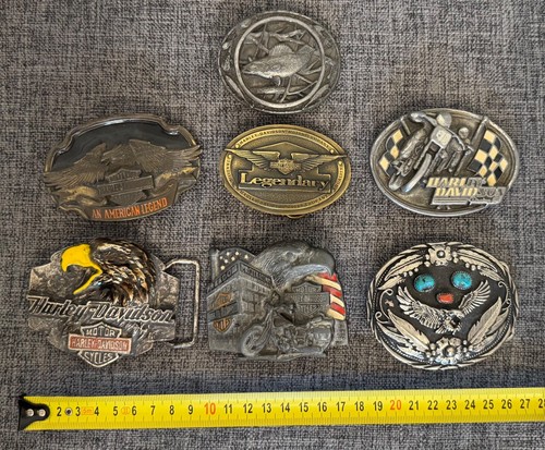 7x Gürtelschnalle, u.a. Harley-Davidson