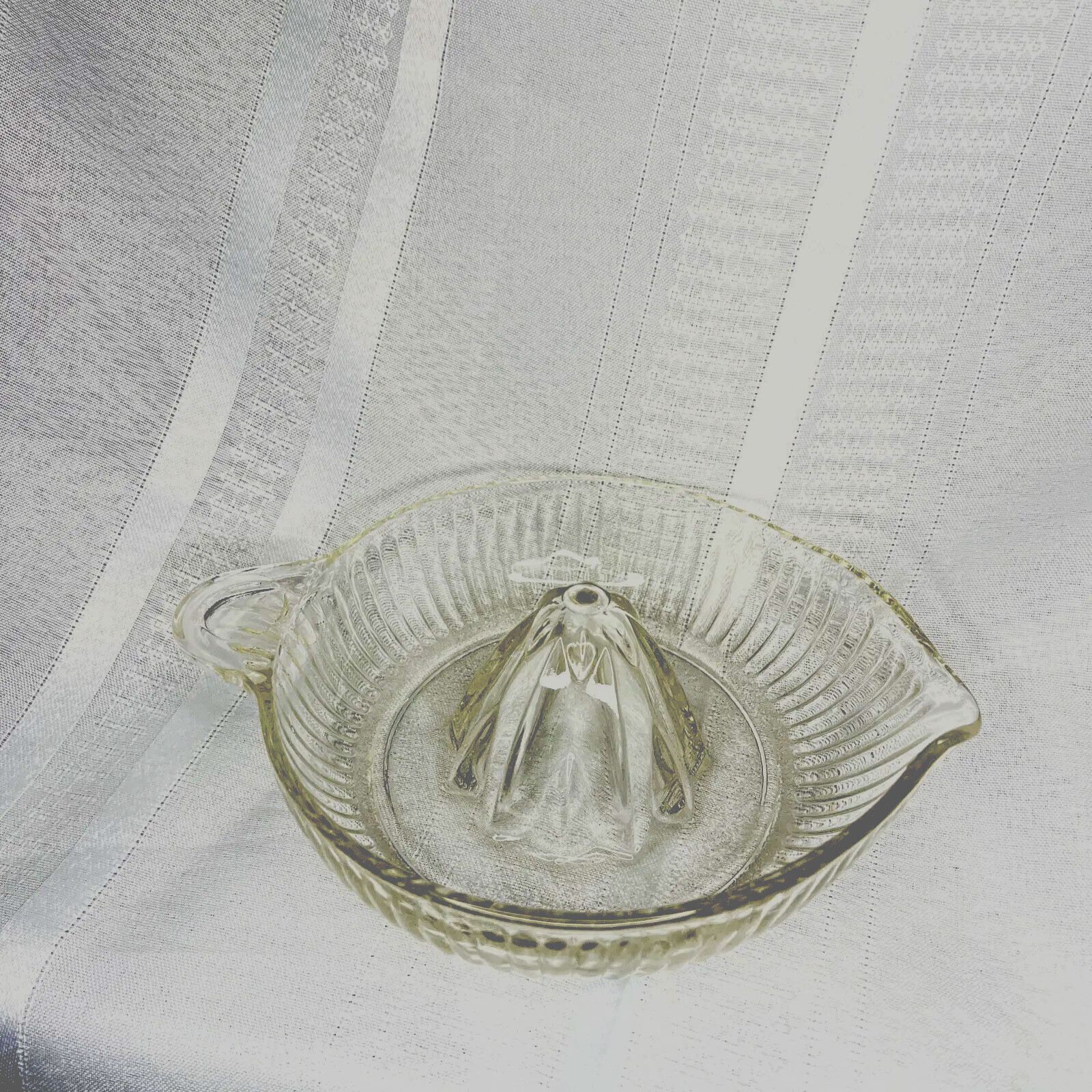 Vintage Hand Juicer Reamer Heavy Large Clear Glass Citrus Orange Lemon 