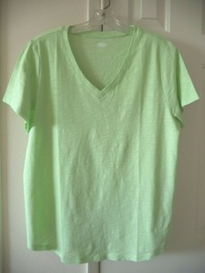 old navy vneck tshirt