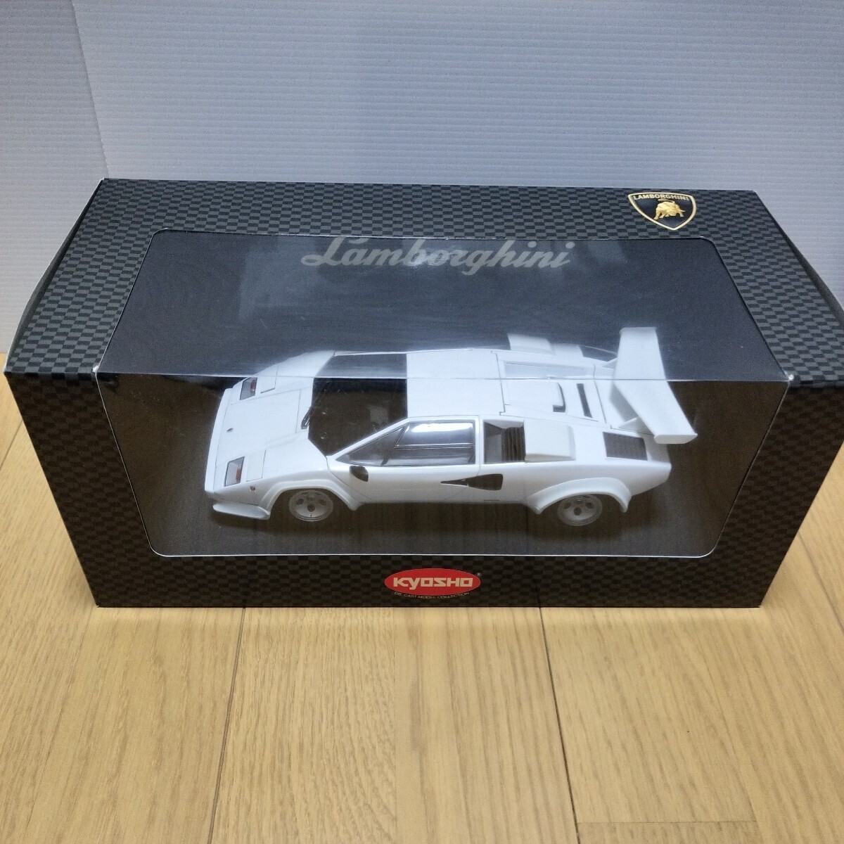 Kyosho 1/18 lamborghini countach LP5000 QV Lamborghini Kyosho 1/18 lamborghini countach LP5000 QV Lamborghini