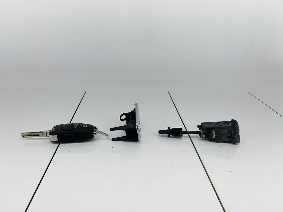 15-19 AUDI A3 QUATTRO CERRADURA CENTRAL Y GUANTERA CILINDRO CON LLAVERO OEM Foto 3 de 4