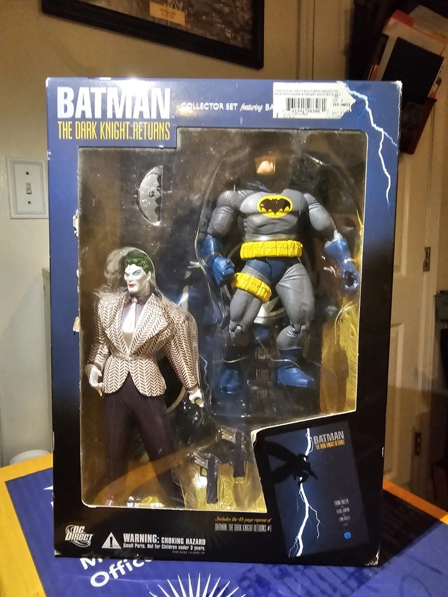 DC - DC Comics Batman Action Figurine Articulée 30 cm avec Costume Gris
