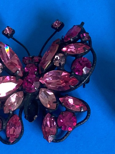 Vintage Regency Pink Rhinestone Butterfly Brooch & Clip Earring Set - Picture 7 of 10