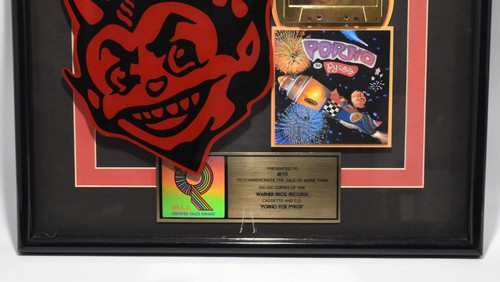 Porno For Pyros RIAA Gold CD Award Presented to JBTV, Signed by Peter DiStefano - Picture 12 of 13
