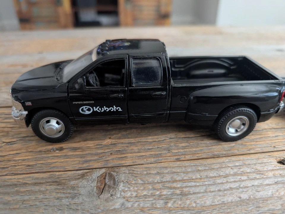 Kubota Truck Zero Turn Mower With Trailer  Ram 3500 New Ray Toy - Image 4 of 4