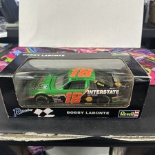 Revell 1:24 Bobby LaBonte 18 Monte Carlo Interstate Batteries NASCAR
