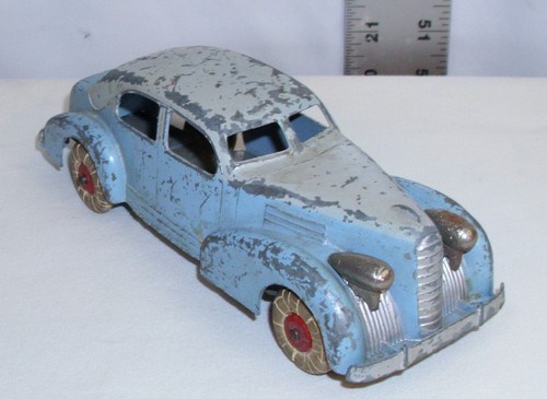HUBLEY 1939 LASALLE CAR DIE CAST METAL TOY