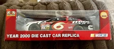 White Knuckle Racing🔴1:24 Scale Mark Martin  #6 Die Cast Car Max Life Version