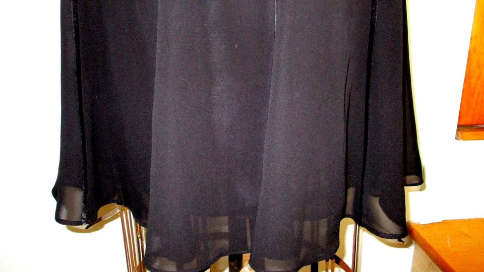 VESTIDO/Talla 8 PETITE SOPHISTICATE Negro Línea A Forrado Transparente Sin Mangas Formal Foto 4 de 4
