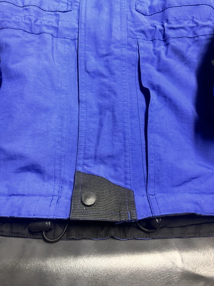 Chaqueta esquí diamante negro para hombre grande azul con detalles negros. Foto 2 de 4