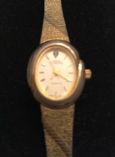 Oval goldtone diamond accent chip Sarah Conventry watch LSC 045