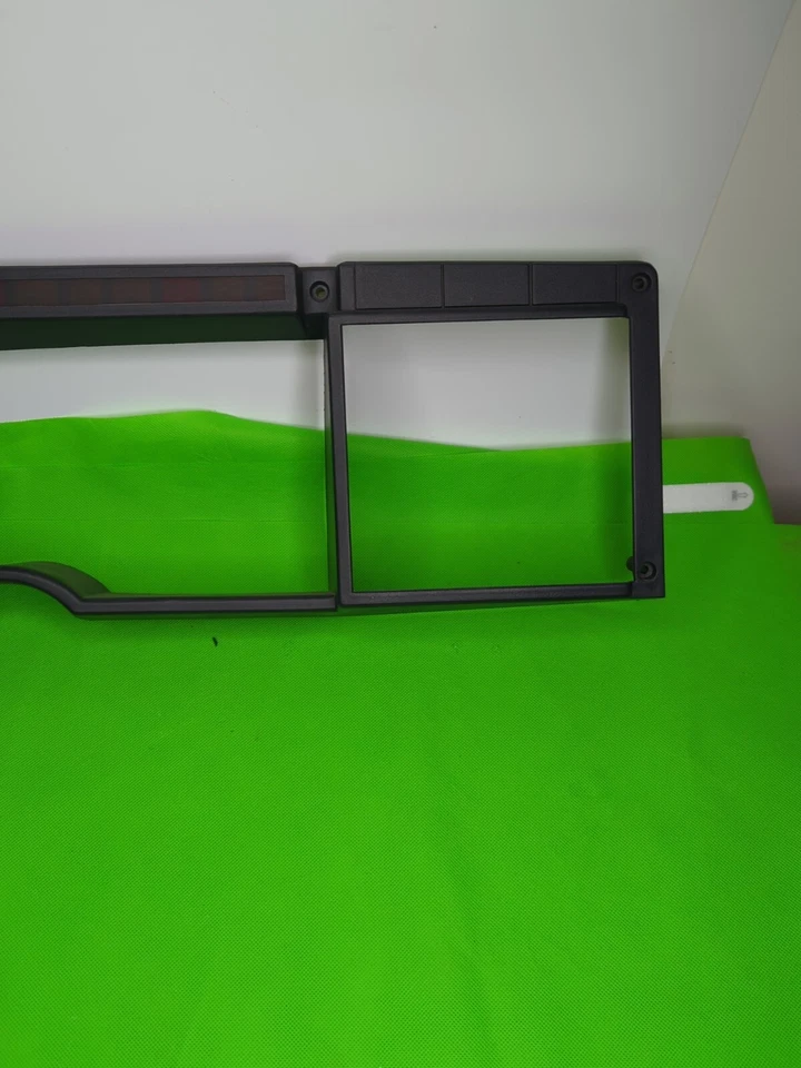 1990 GMC C6500 C7500 Topkick Instrument Panel Gauge Cluster Trim Bezel 15550549 - Image 4 of 4