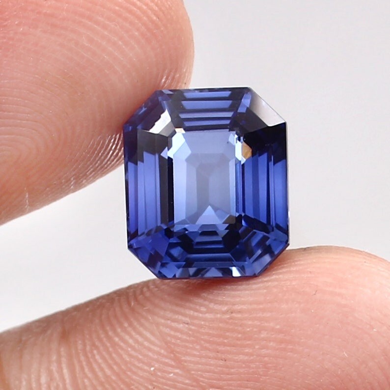 A++ Natural Blue Sapphire Certified 10 Ct Emerald Cut Loose