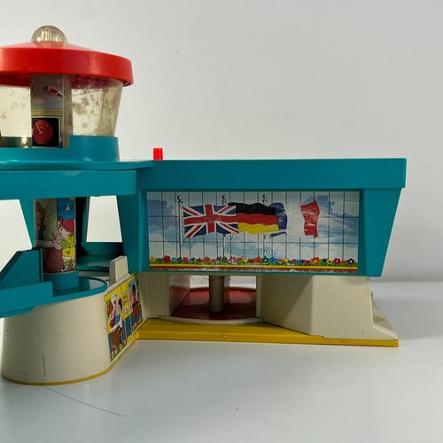 1972 Fisher Price 996 Play Family Airport Playset Little People Vintage - Picture 6 of 10