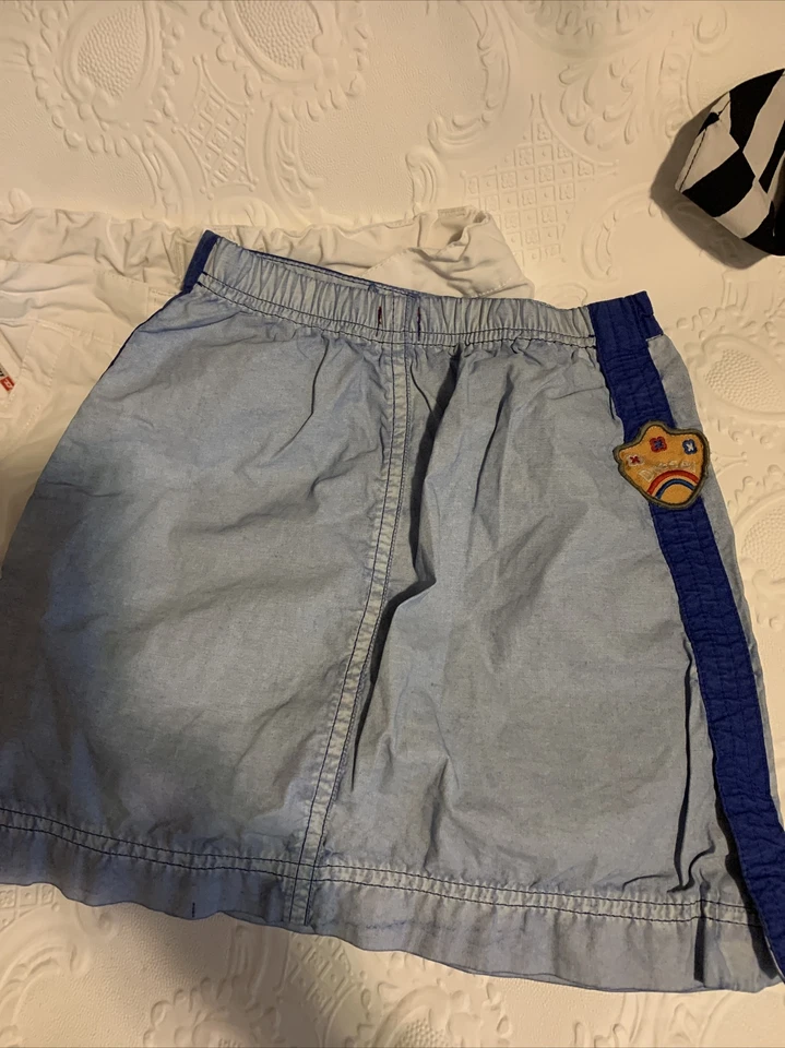 Falda y corta Diesel de segunda mano para niña talla 4 y 5 Foto 4 de 4