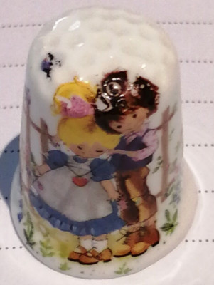 1994 Fingerhut Bone China Souvenir England zeigt Herzverschluss Halskette