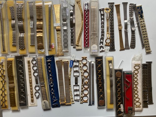 Sammlung von 43 ungetragenen Armbänder für Uhren ca 60er / 70er Jahre
