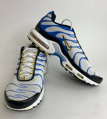 nike trainers blue with yellow tick