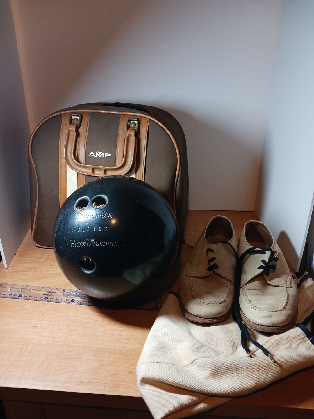 Vintage Brunswick Black Diamond 16 # Bowling Ball Bag Mens Sz 10? Leather Shoes