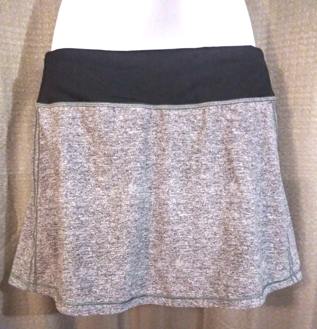 ウォーキング・ランニングウェア lululemon Pace Rival Skirt 6 Tall Lululemon Pace Rival Skirt Skort Size 6 Tall Heather Gray Black