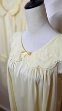 Vtg Shadowline 2 Piece Nylon Nightgown Robe Set light YELLOW Medium Negligee M